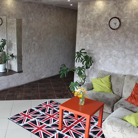 Scarlet Flower Guest house *